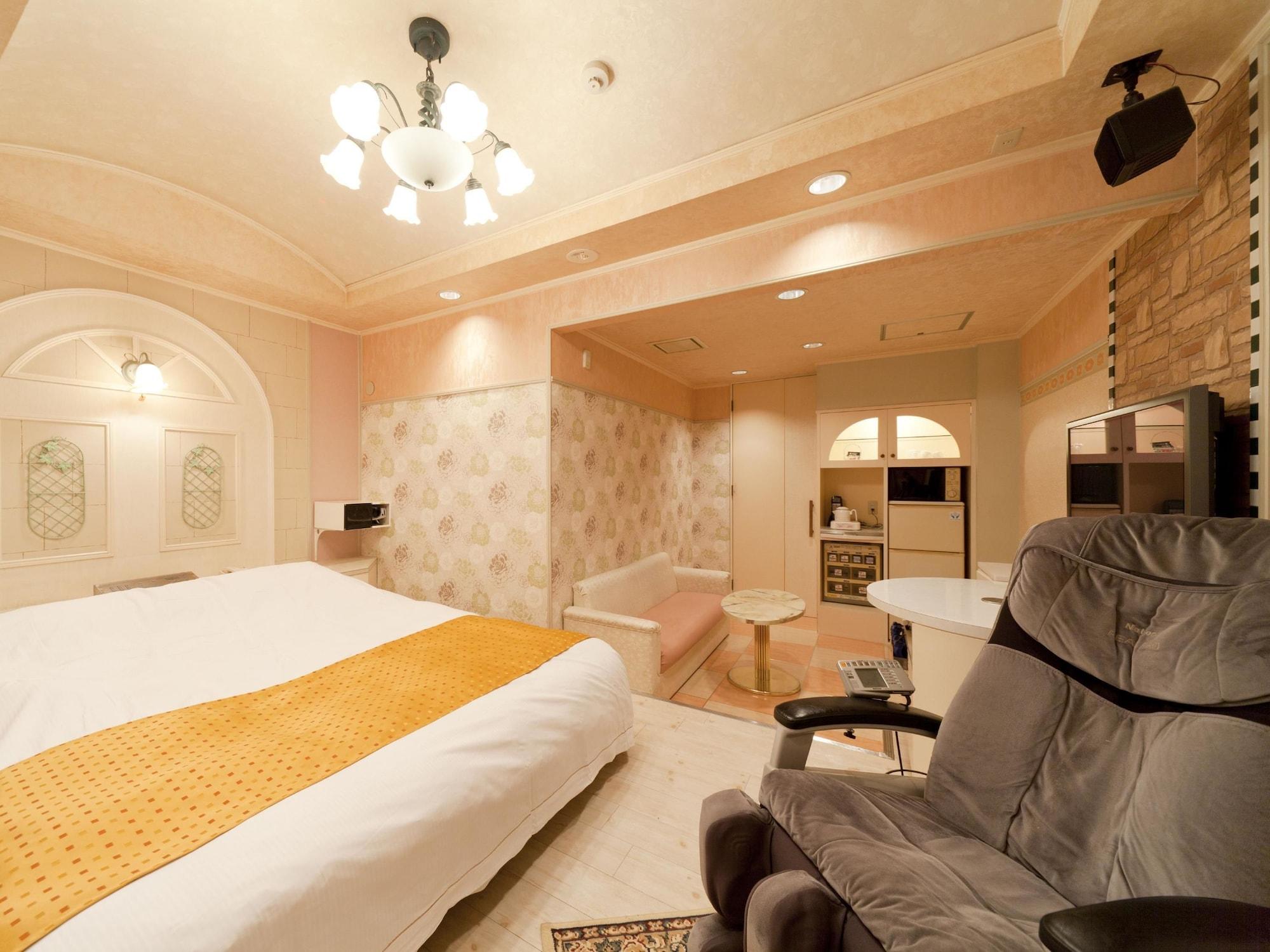 โรงแรมไฟน์ การ์เดน มัตสึซะกะ 2 ที่จอดรถฟรี - สำหรับผู้ใหญ่เท่านั้น มัตสึซากะ ภายนอก รูปภาพ