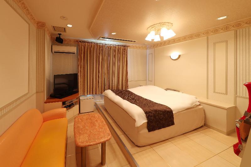 โรงแรมไฟน์ การ์เดน มัตสึซะกะ 2 ที่จอดรถฟรี - สำหรับผู้ใหญ่เท่านั้น มัตสึซากะ ภายนอก รูปภาพ
